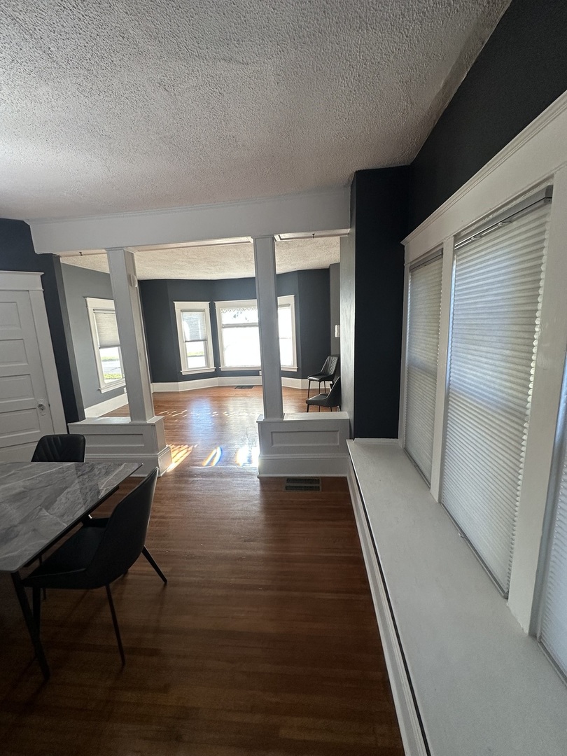 1307 S Main Street, Bloomington, IL 61701