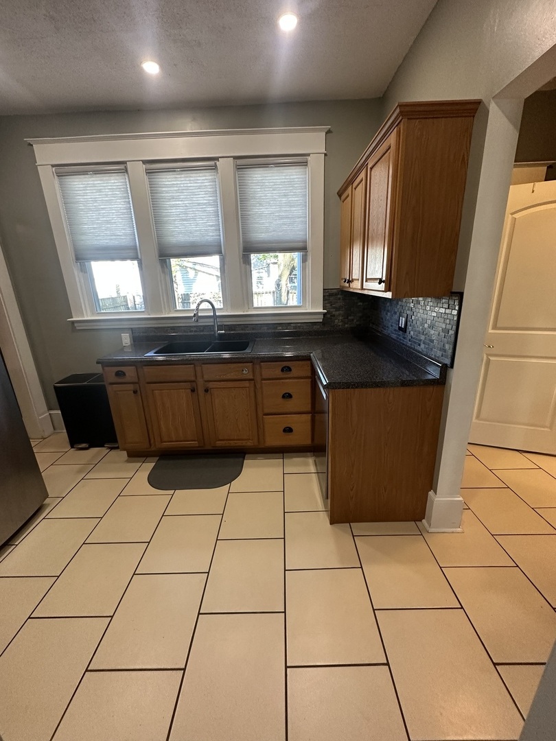 1307 S Main Street, Bloomington, IL 61701