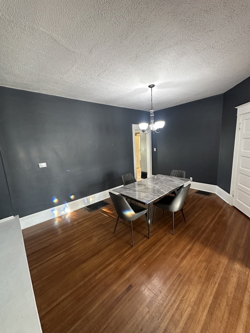 1307 S Main Street, Bloomington, IL 61701