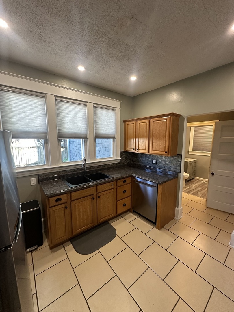 1307 S Main Street, Bloomington, IL 61701