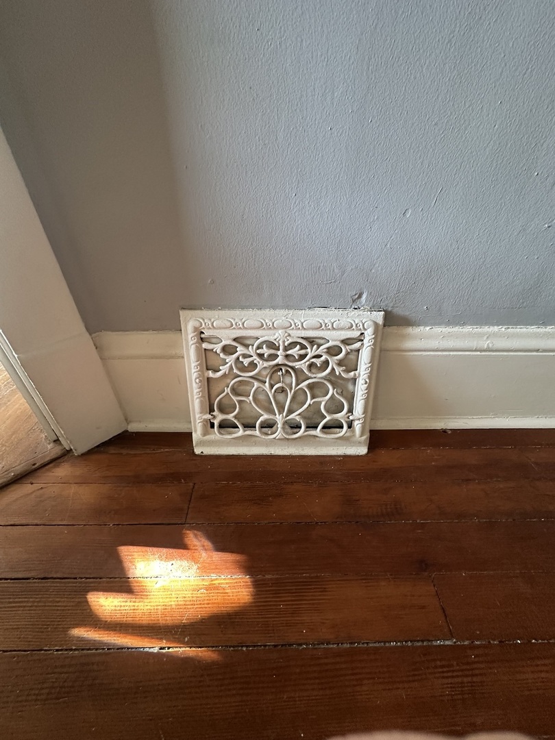 1307 S Main Street, Bloomington, IL 61701