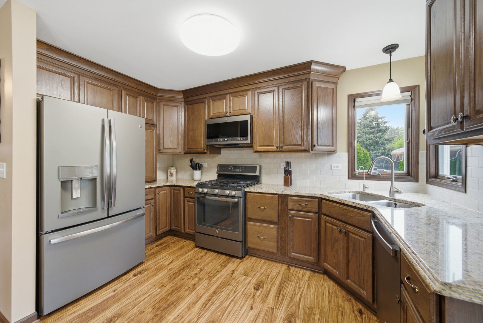 1812 Hampton Court, Plainfield, IL 60586