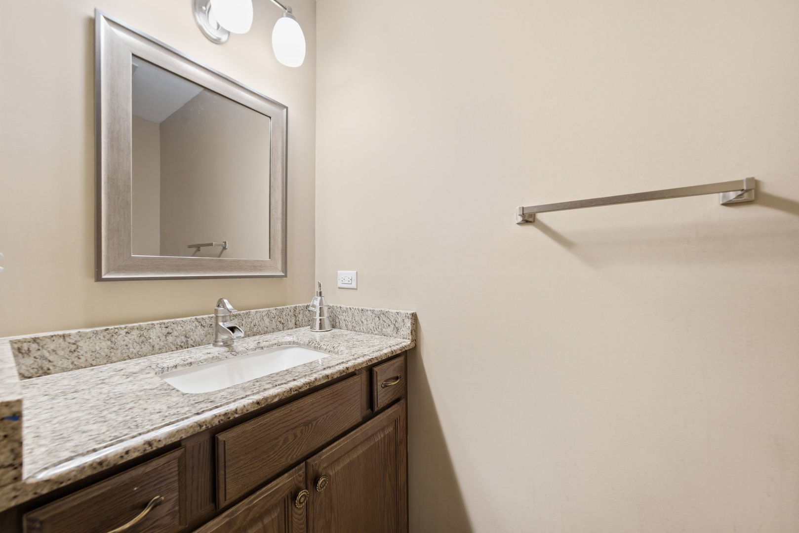 1812 Hampton Court, Plainfield, IL 60586