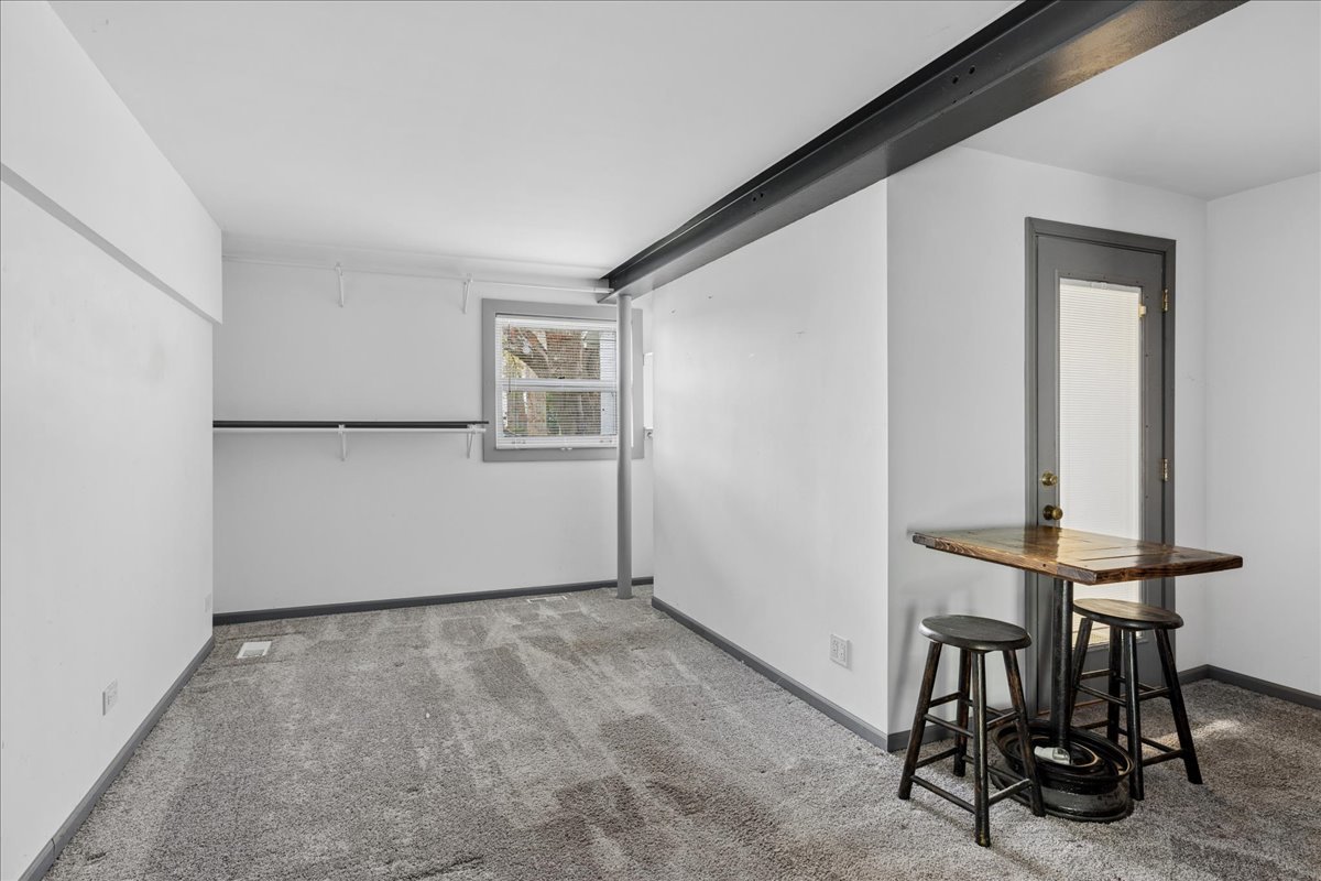 709 Regner Road, McHenry, IL 60051