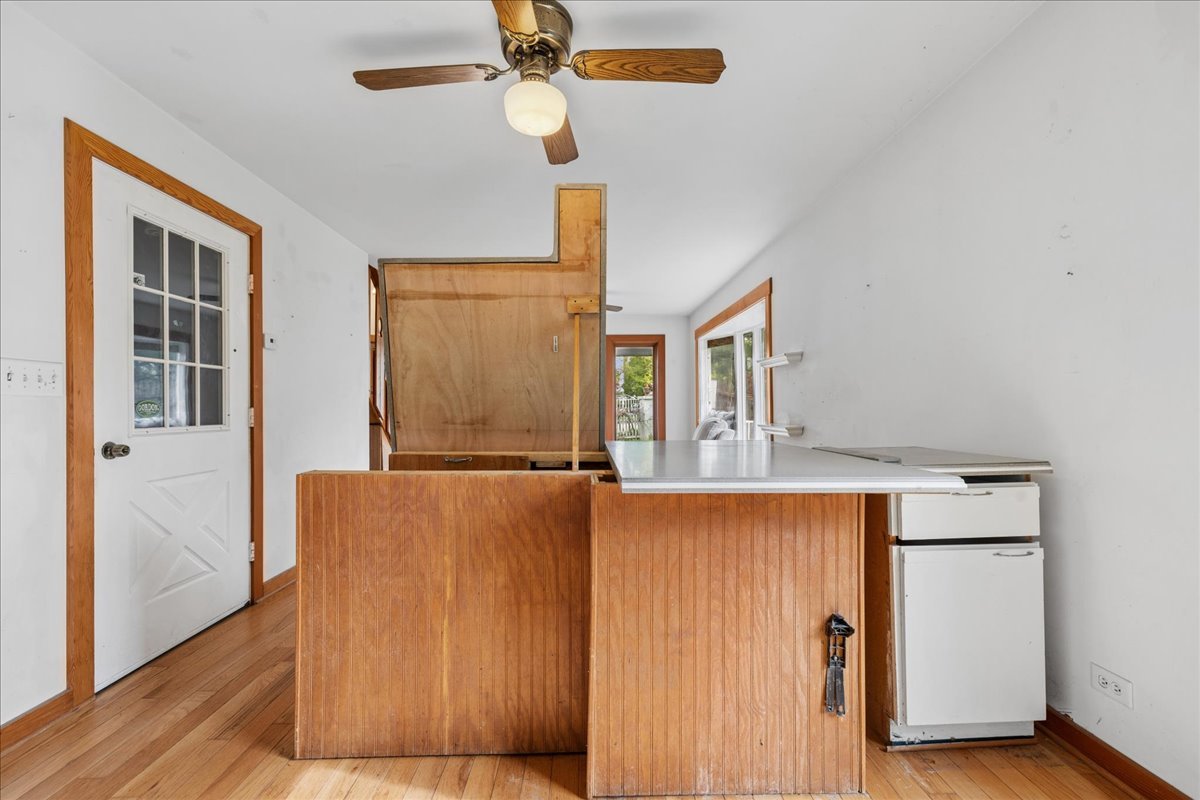 709 Regner Road, McHenry, IL 60051