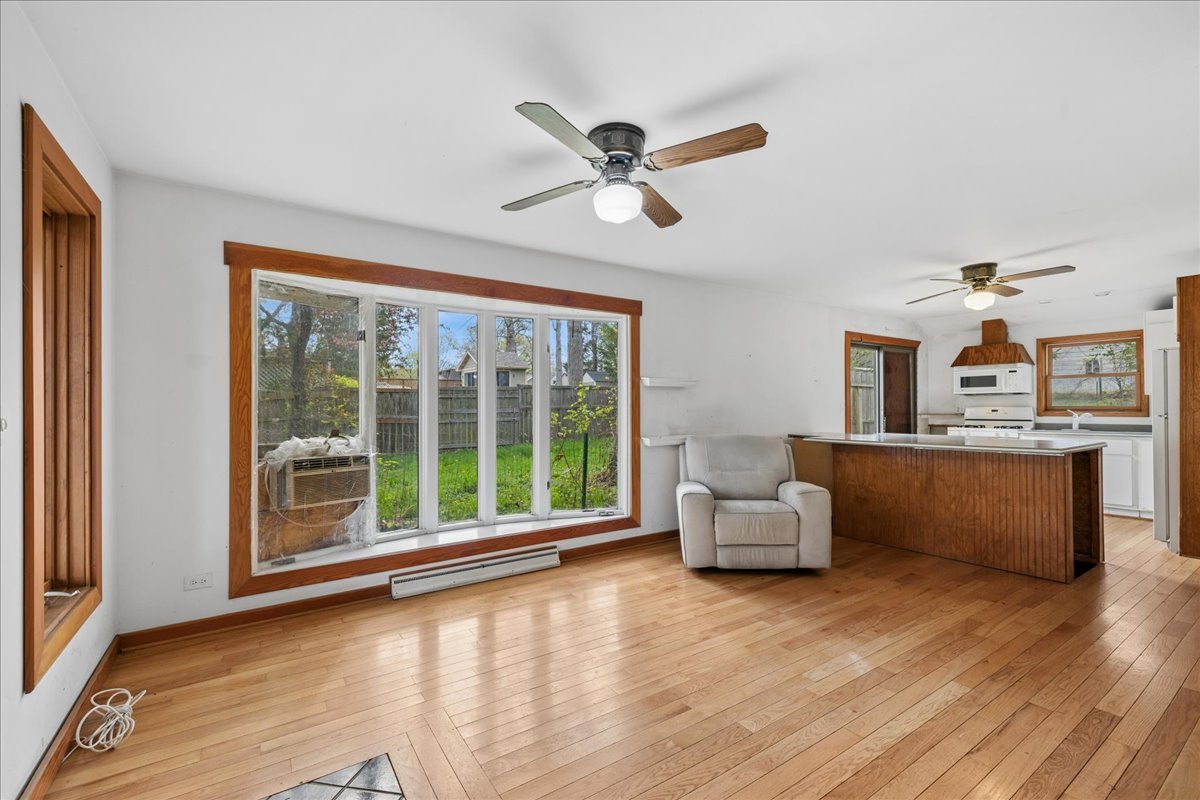 709 Regner Road, McHenry, IL 60051