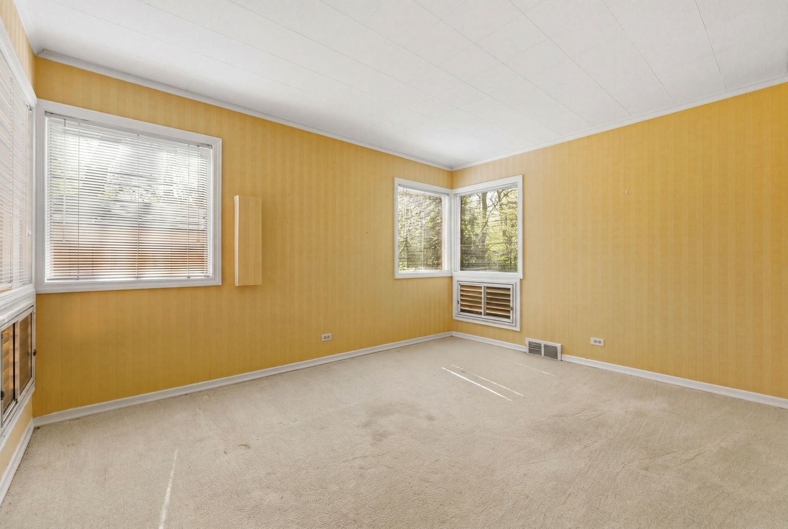 8623 W Algoma Road, Palos Park, IL 60464