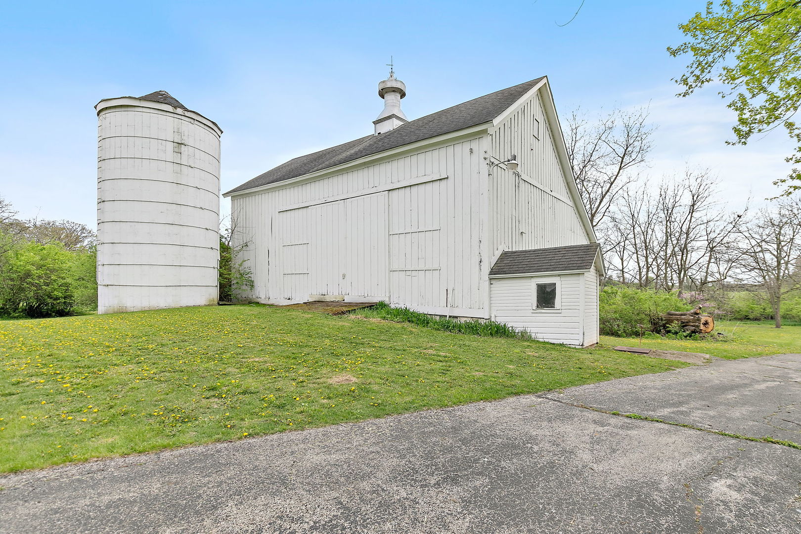14019 Davis Road, Woodstock, IL 60098