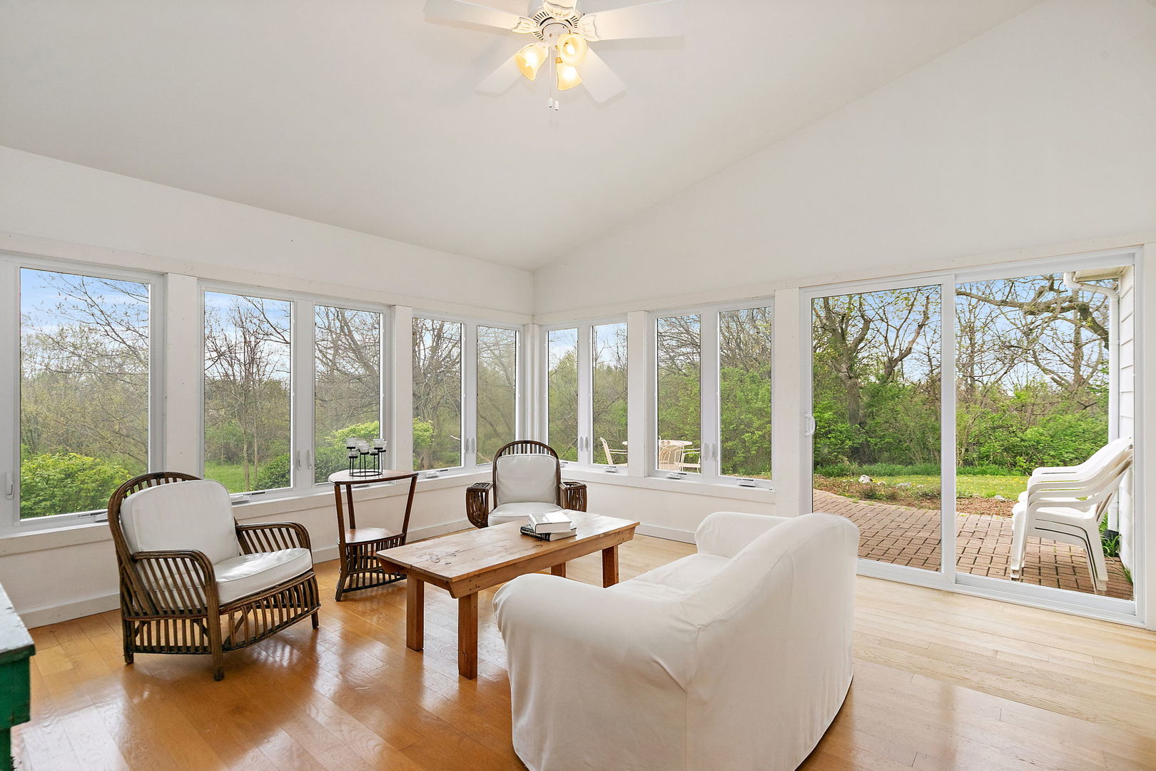 14019 Davis Road, Woodstock, IL 60098