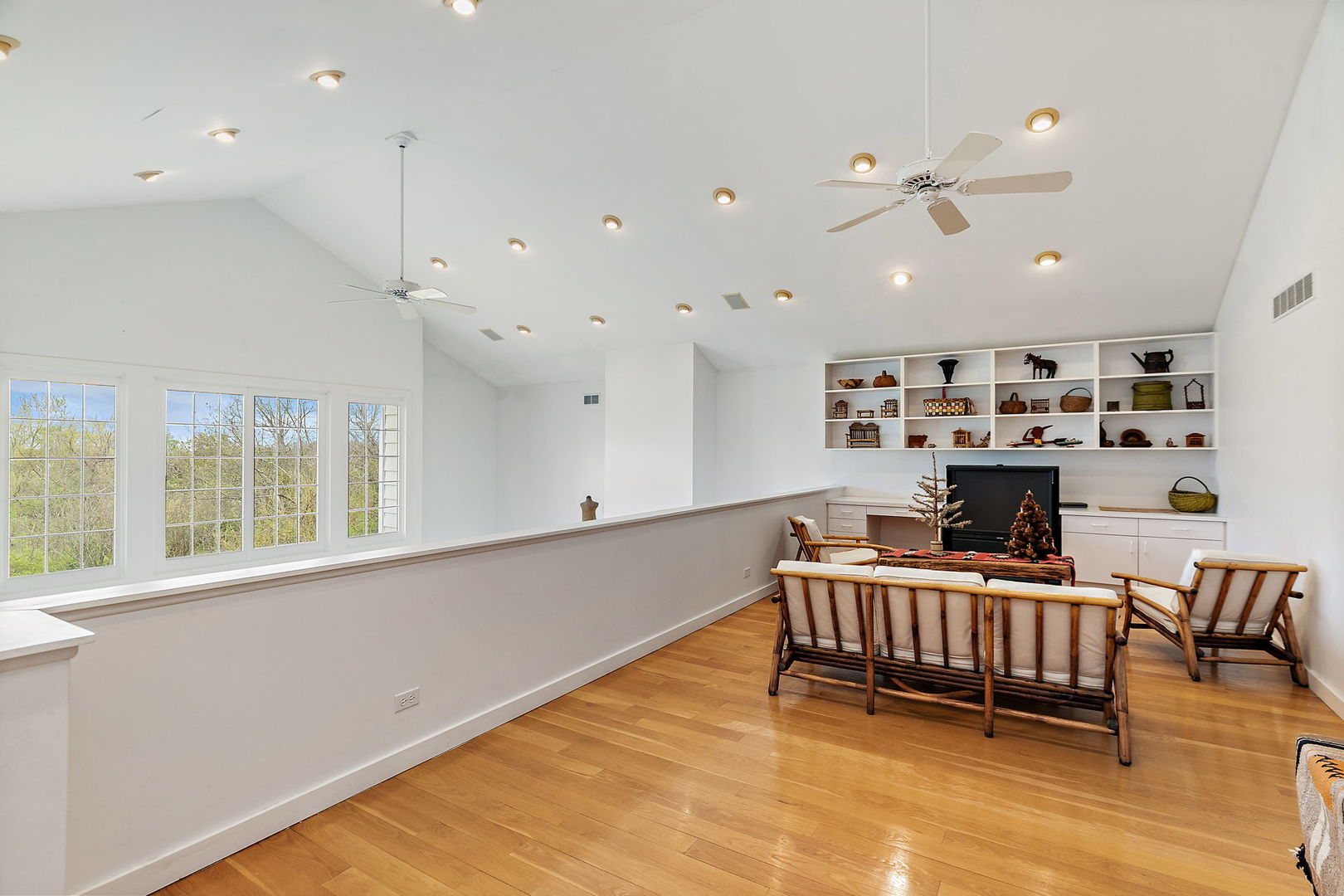 14019 Davis Road, Woodstock, IL 60098