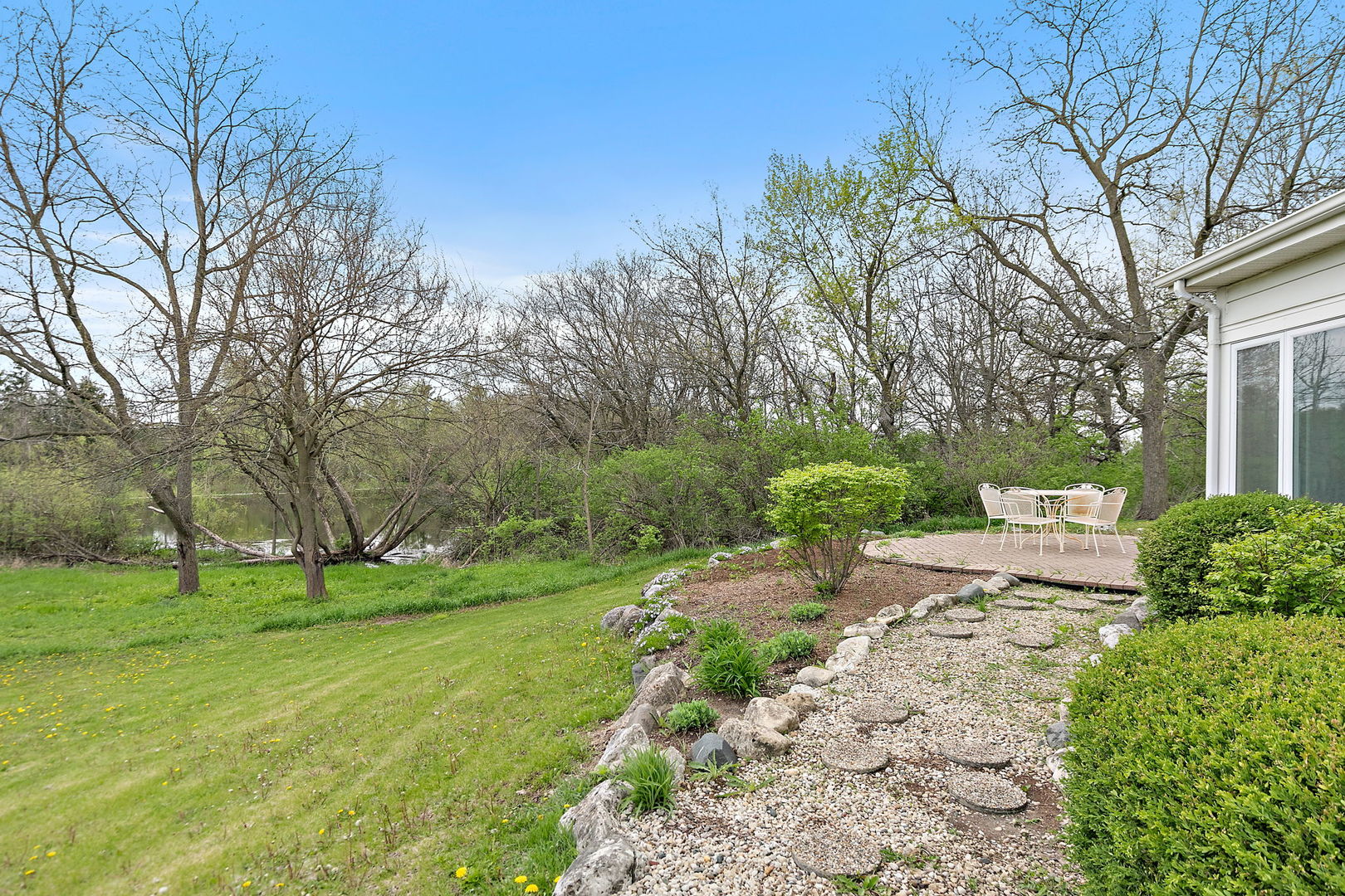 14019 Davis Road, Woodstock, IL 60098
