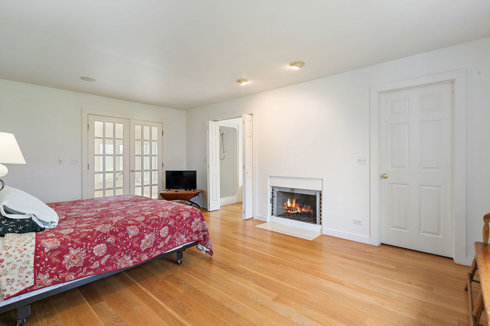 14019 Davis Road, Woodstock, IL 60098