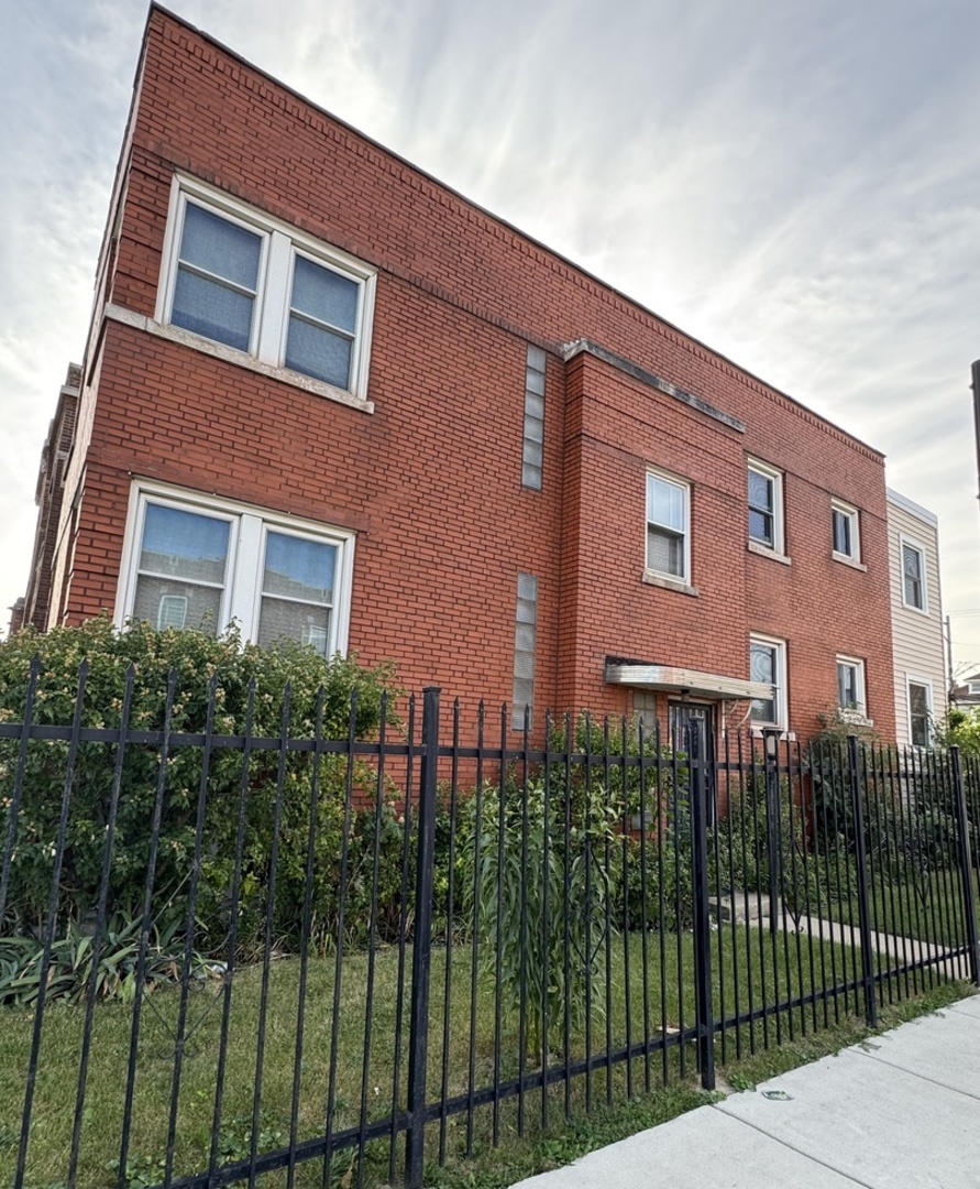 Chicago, IL 60623