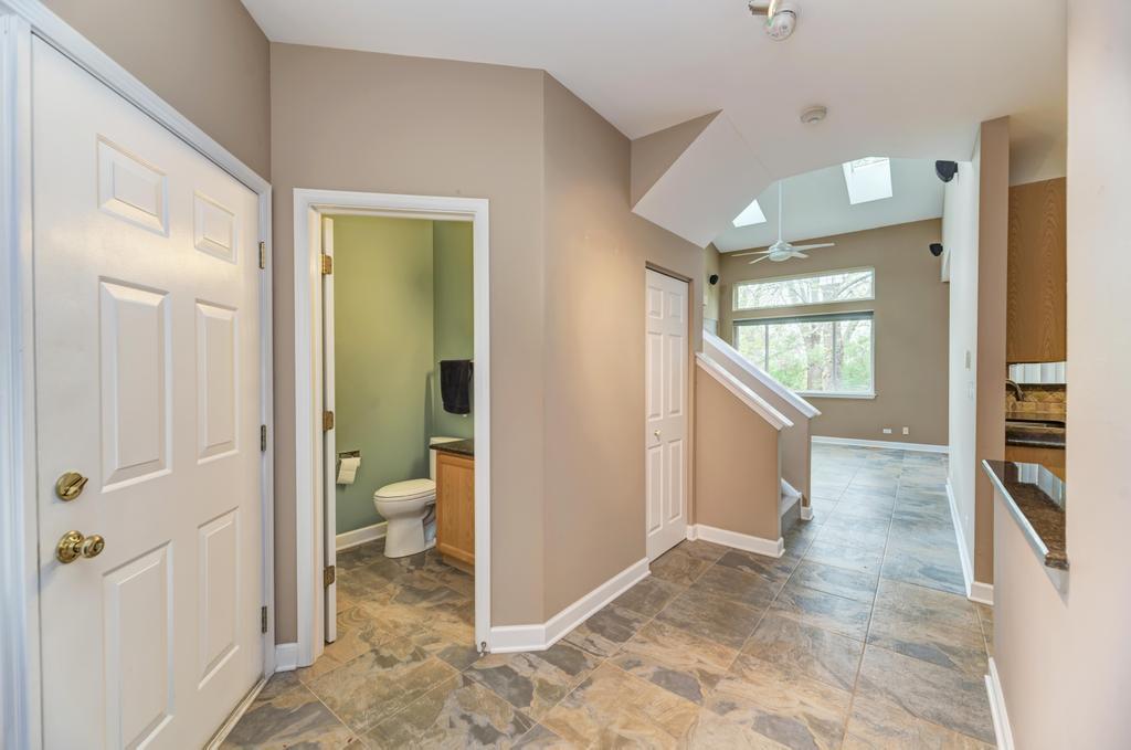 3015 Kentshire Circle #3015, Naperville, IL 60564