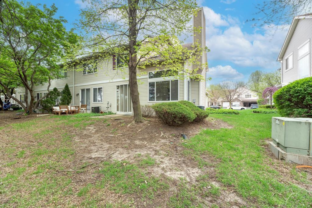 3015 Kentshire Circle #3015, Naperville, IL 60564