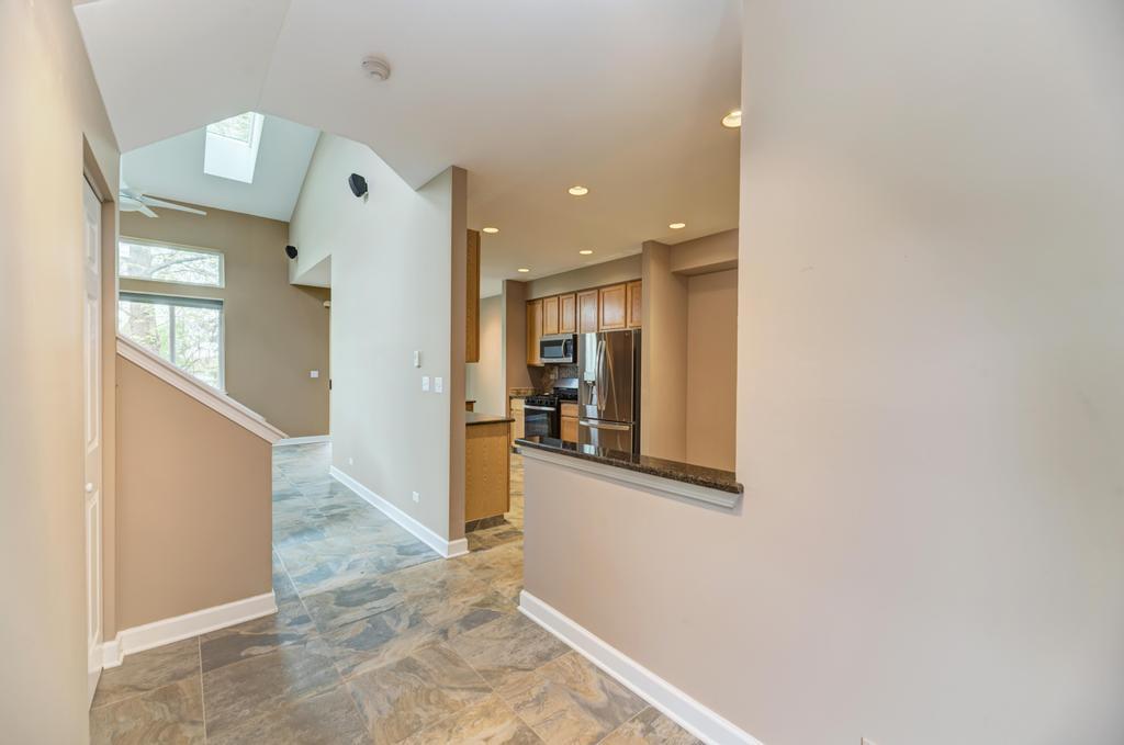 3015 Kentshire Circle #3015, Naperville, IL 60564