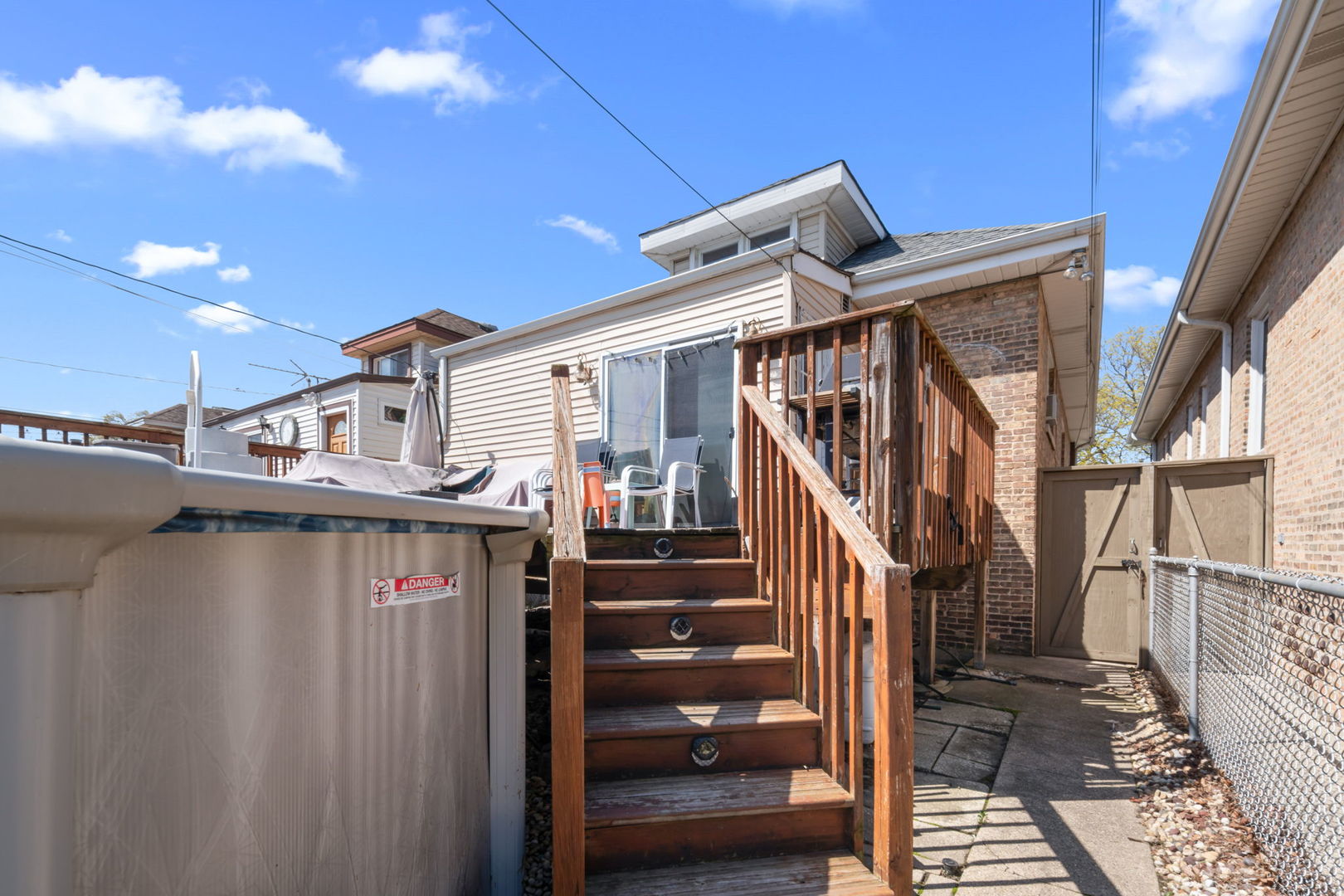 2945 N 77th Avenue, Elmwood Park, IL 60707