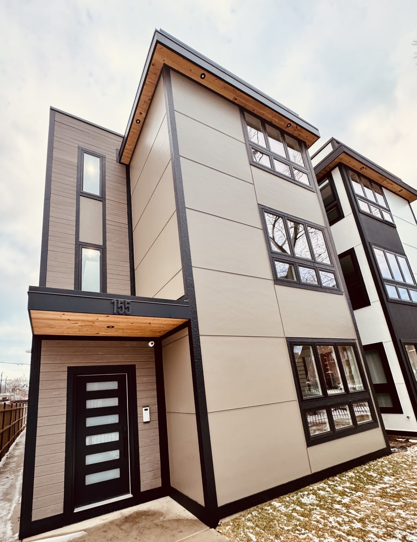 155 N La Crosse Avenue, Chicago, IL 60644