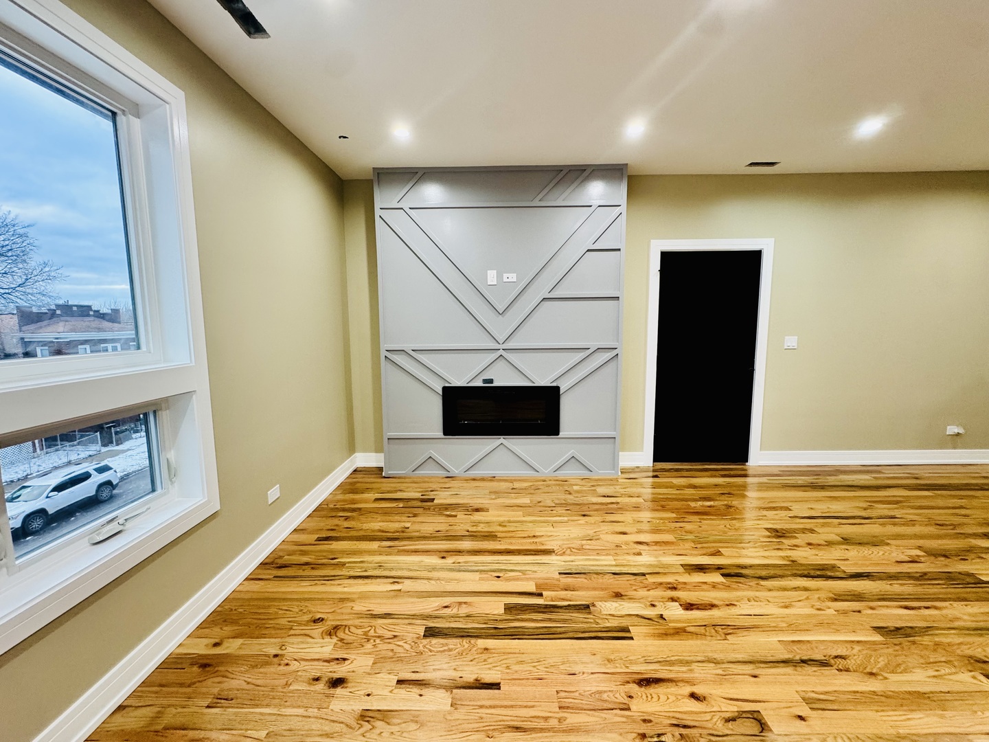 155 N La Crosse Avenue, Chicago, IL 60644