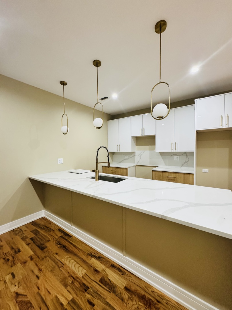 155 N La Crosse Avenue, Chicago, IL 60644