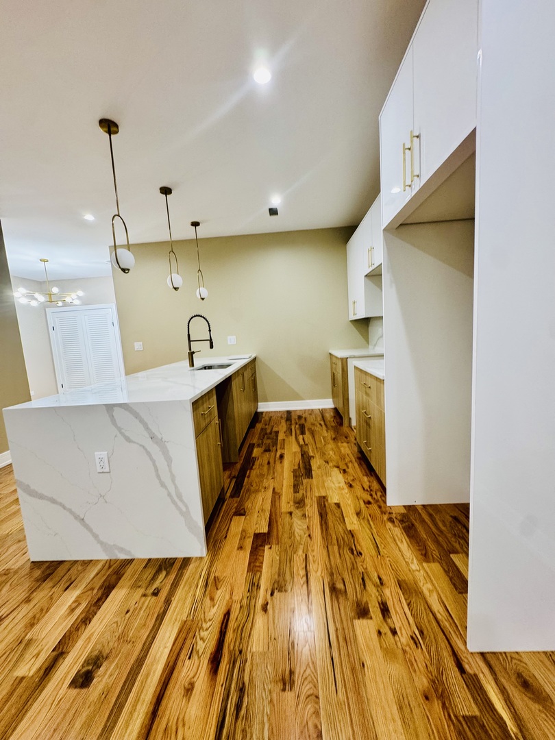 155 N La Crosse Avenue, Chicago, IL 60644