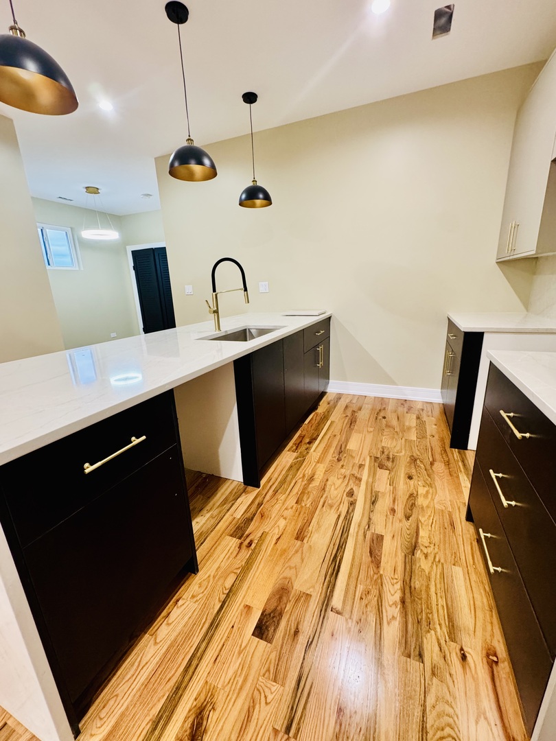 155 N La Crosse Avenue, Chicago, IL 60644