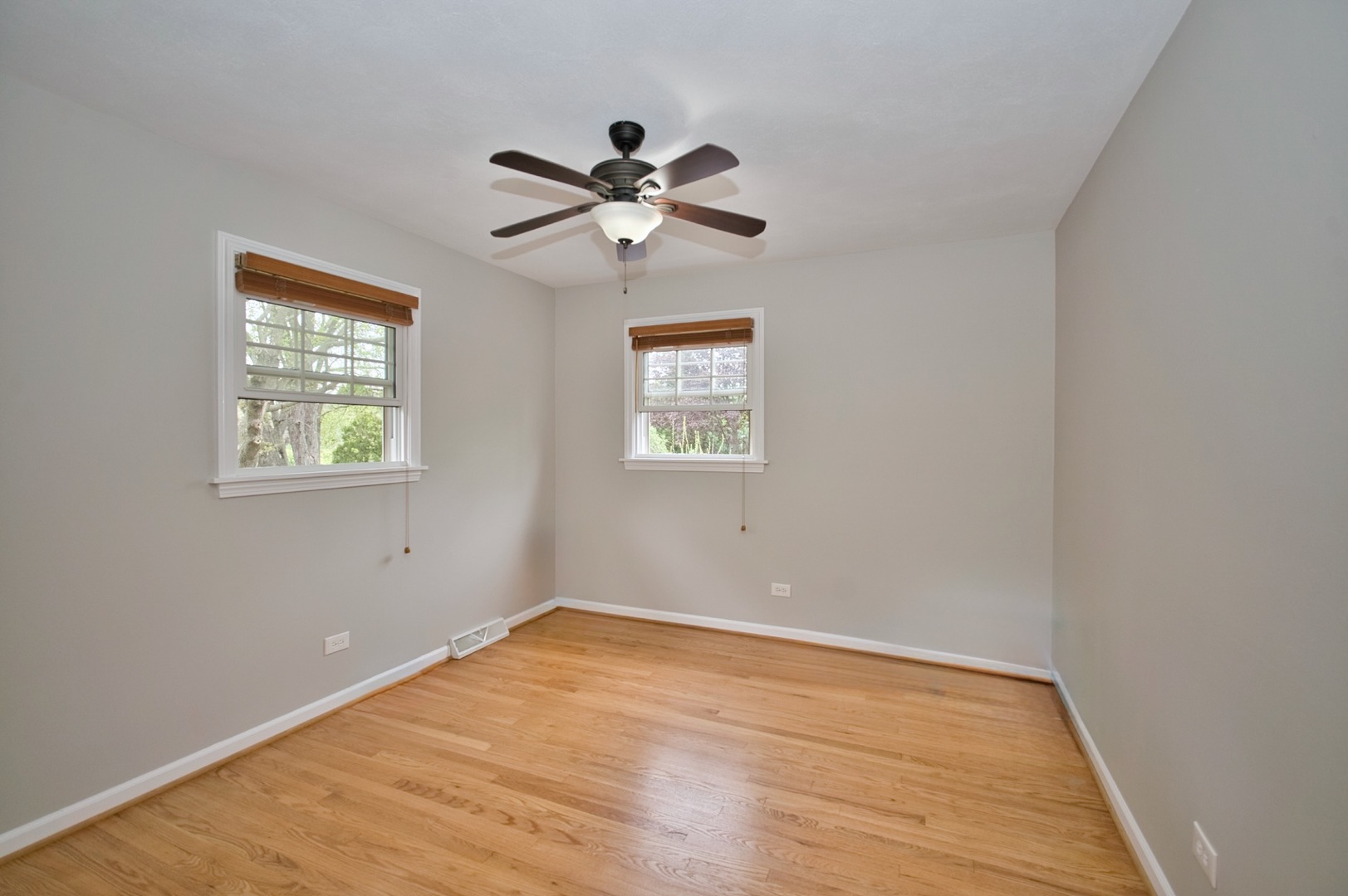 2S510 Seneca Drive, Wheaton, IL 60189