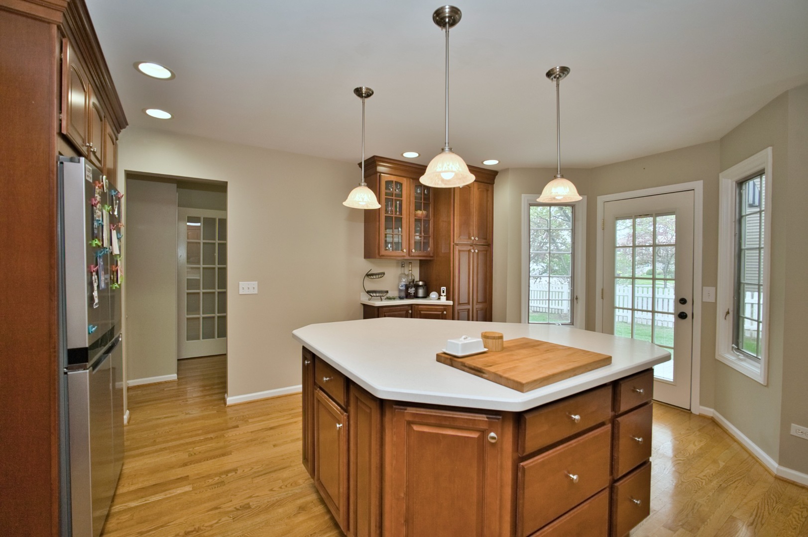 2S510 Seneca Drive, Wheaton, IL 60189