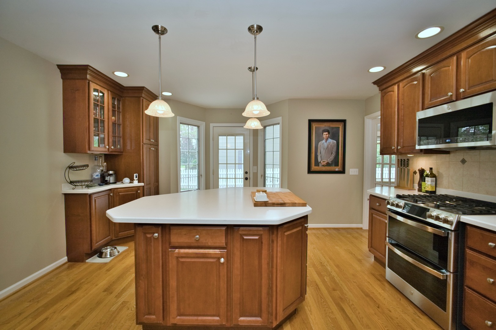 2S510 Seneca Drive, Wheaton, IL 60189