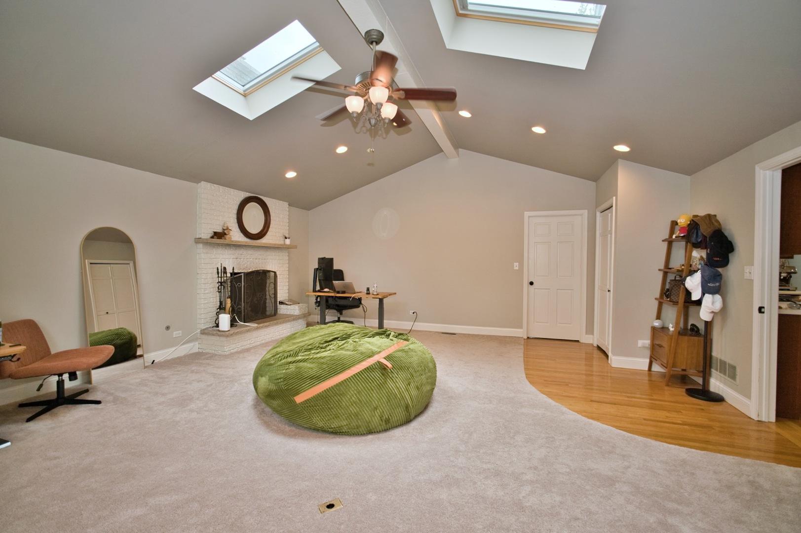 2S510 Seneca Drive, Wheaton, IL 60189