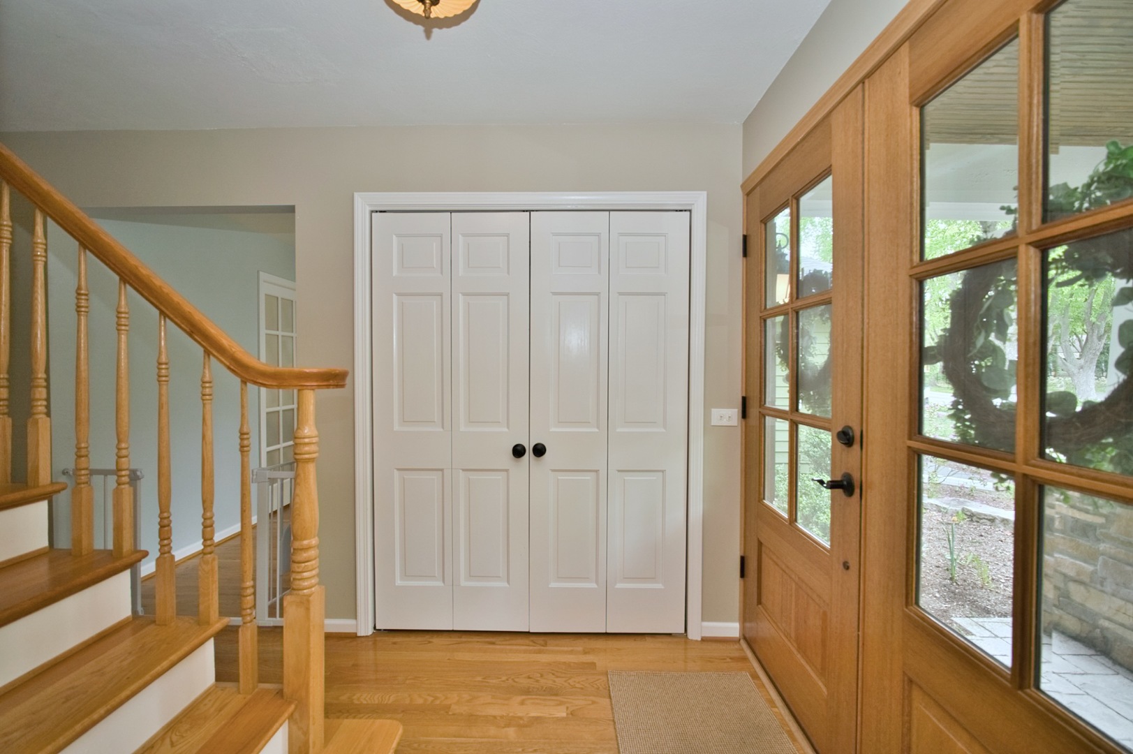 2S510 Seneca Drive, Wheaton, IL 60189