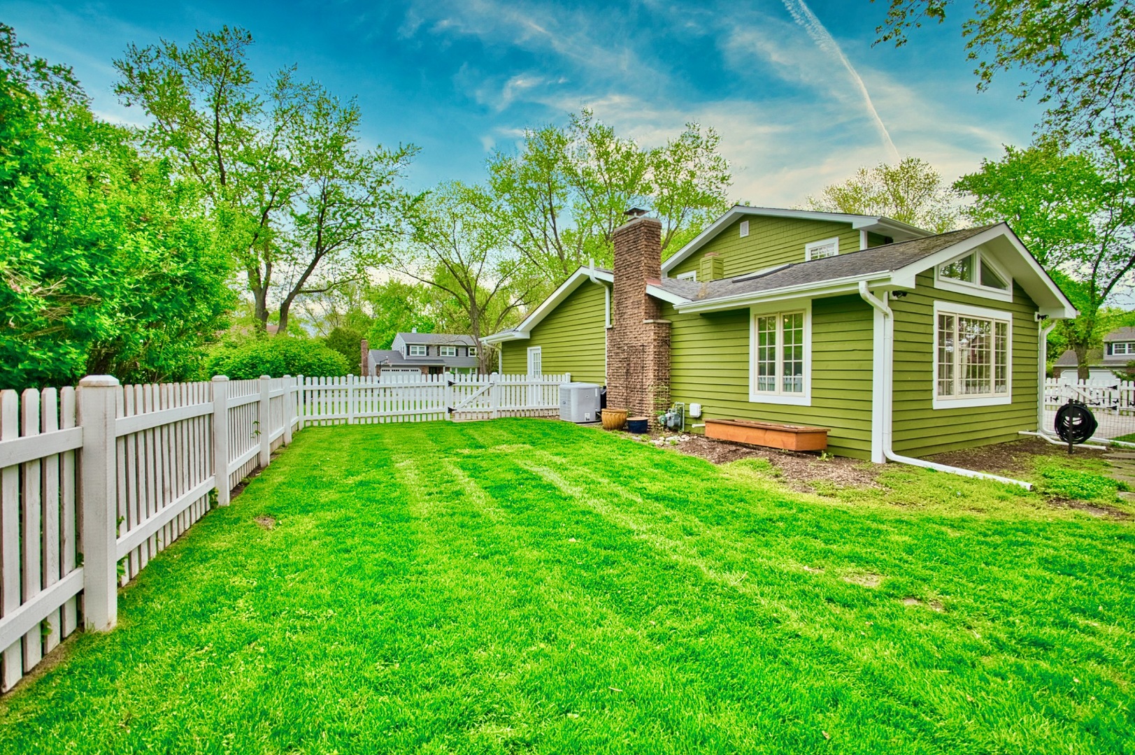 2S510 Seneca Drive, Wheaton, IL 60189
