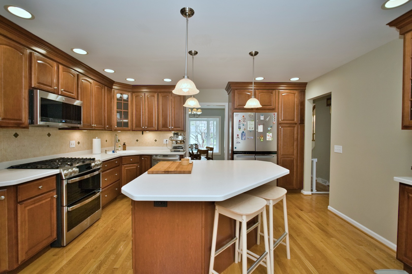 2S510 Seneca Drive, Wheaton, IL 60189