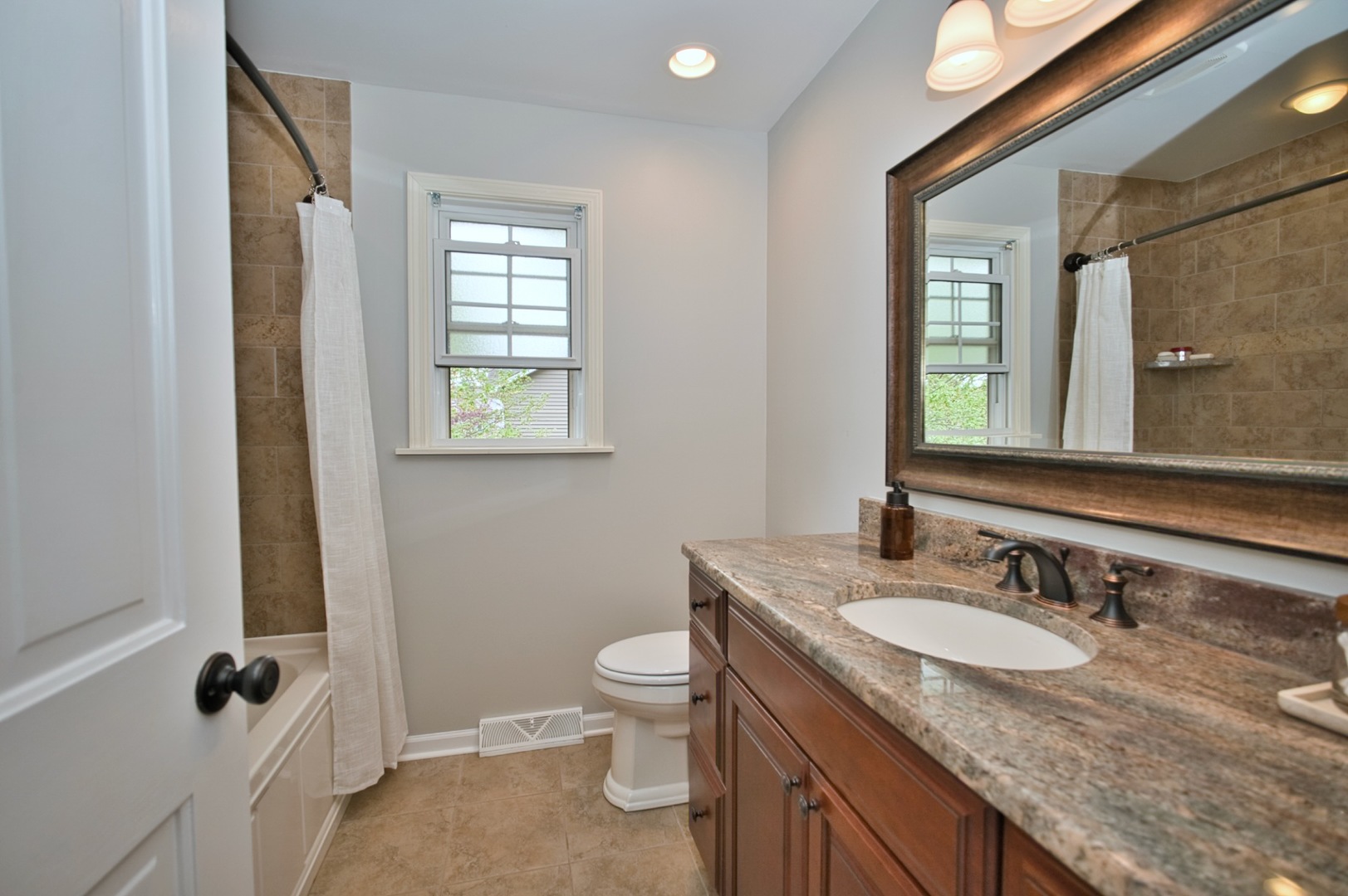 2S510 Seneca Drive, Wheaton, IL 60189