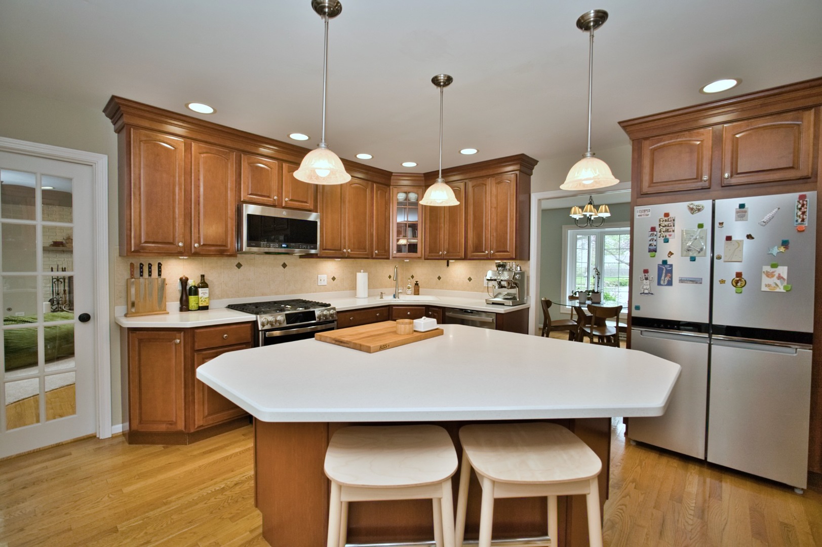 2S510 Seneca Drive, Wheaton, IL 60189