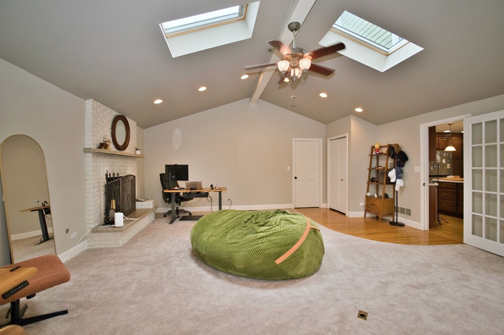 2S510 Seneca Drive, Wheaton, IL 60189