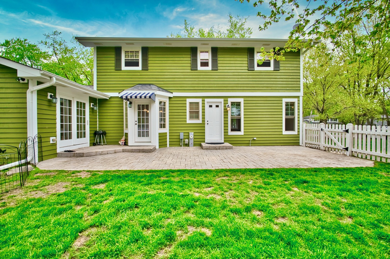 2S510 Seneca Drive, Wheaton, IL 60189