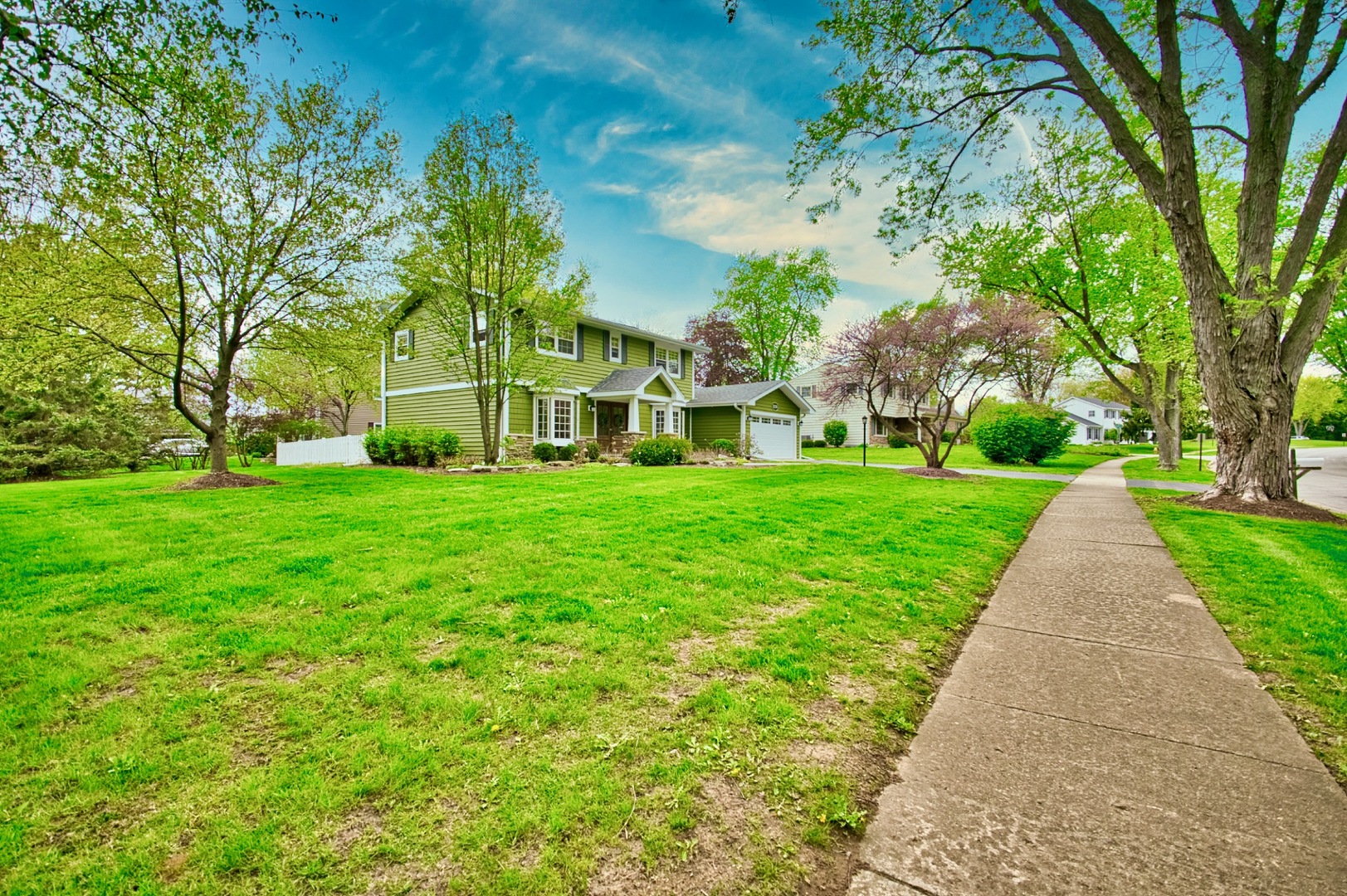 2S510 Seneca Drive, Wheaton, IL 60189