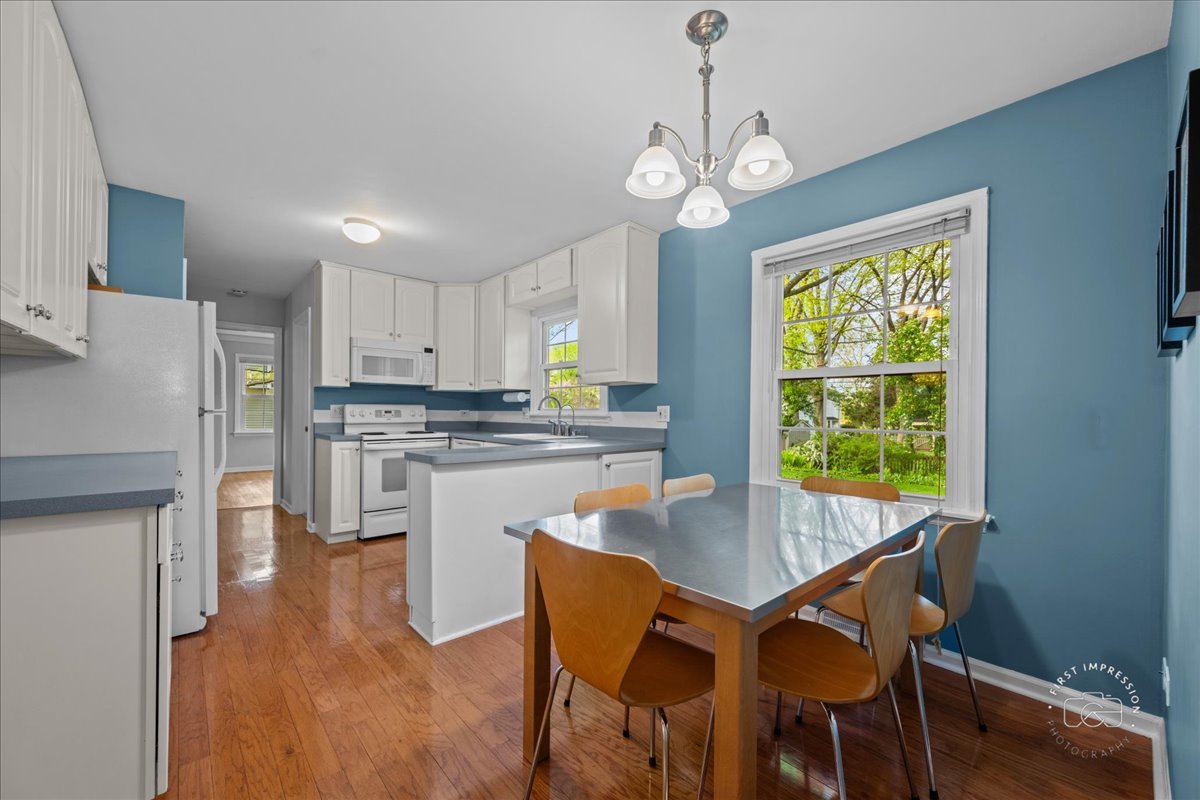 1209 N Loomis Street, Naperville, IL 60563