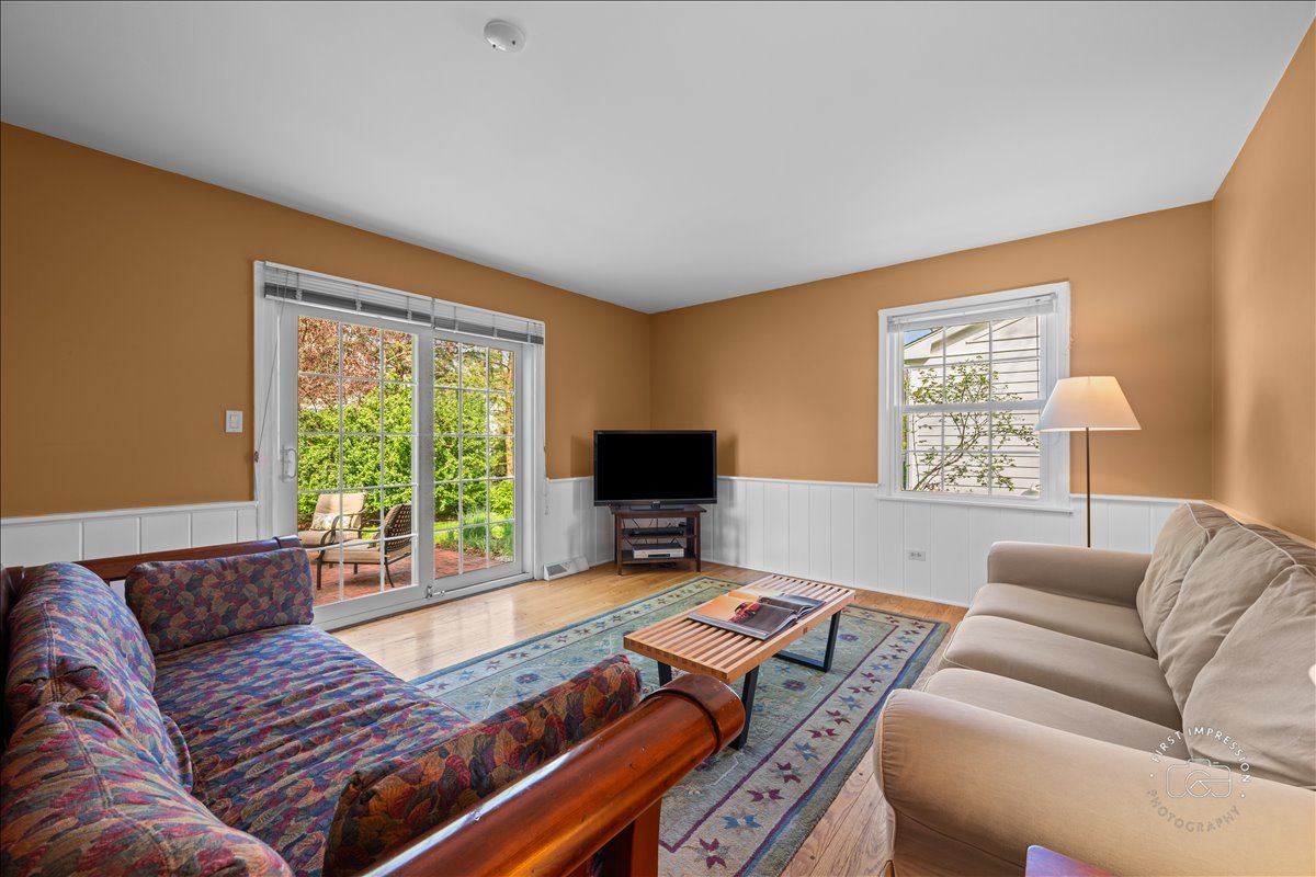 1209 N Loomis Street, Naperville, IL 60563