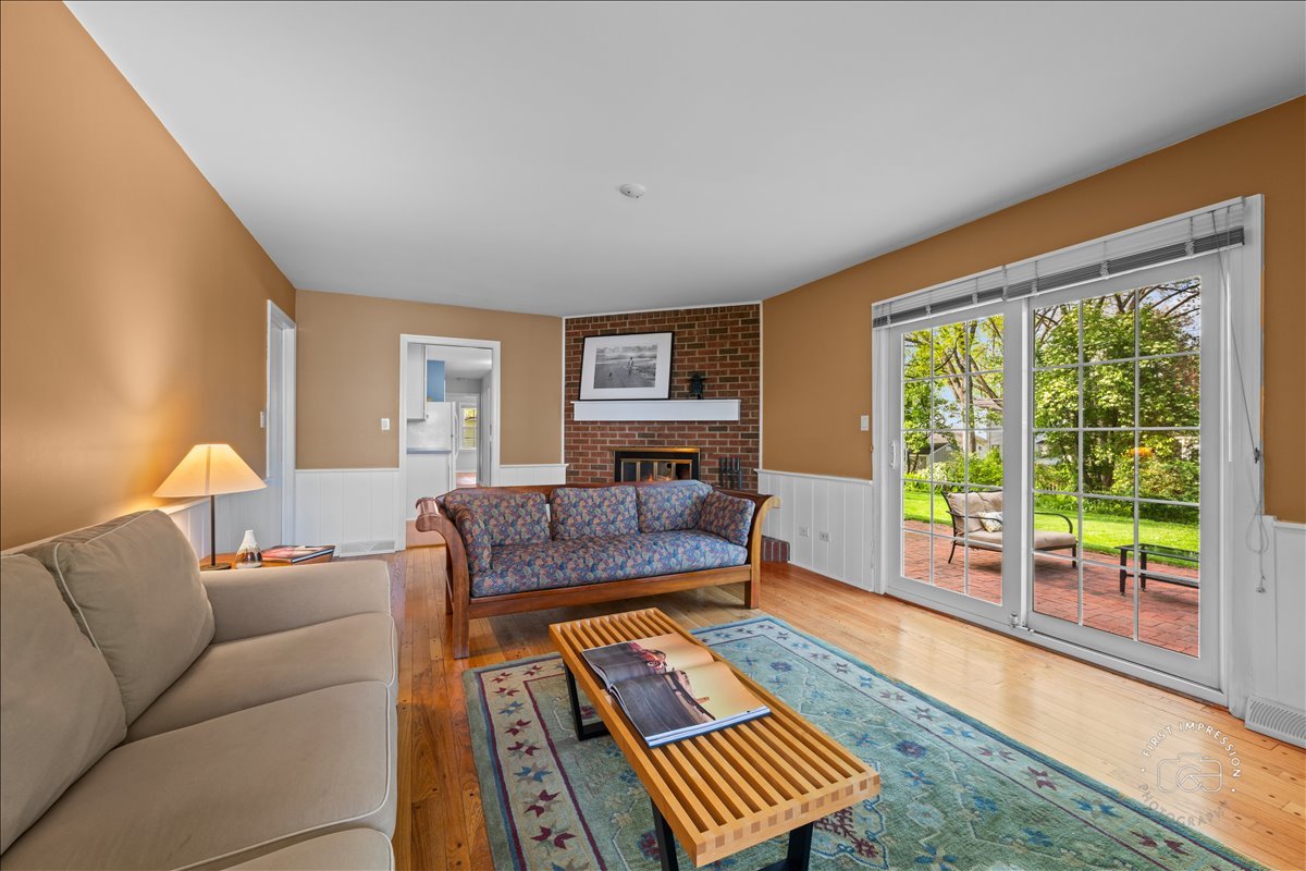 1209 N Loomis Street, Naperville, IL 60563