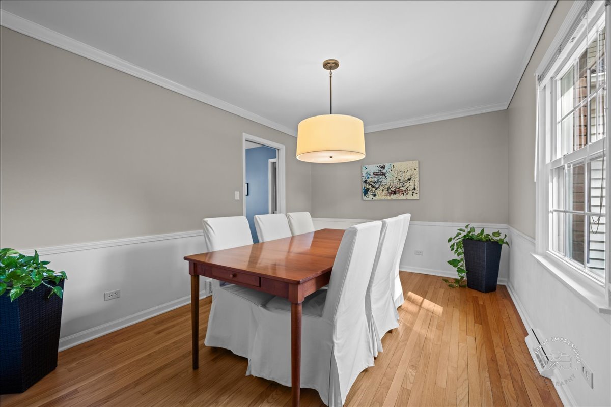 1209 N Loomis Street, Naperville, IL 60563