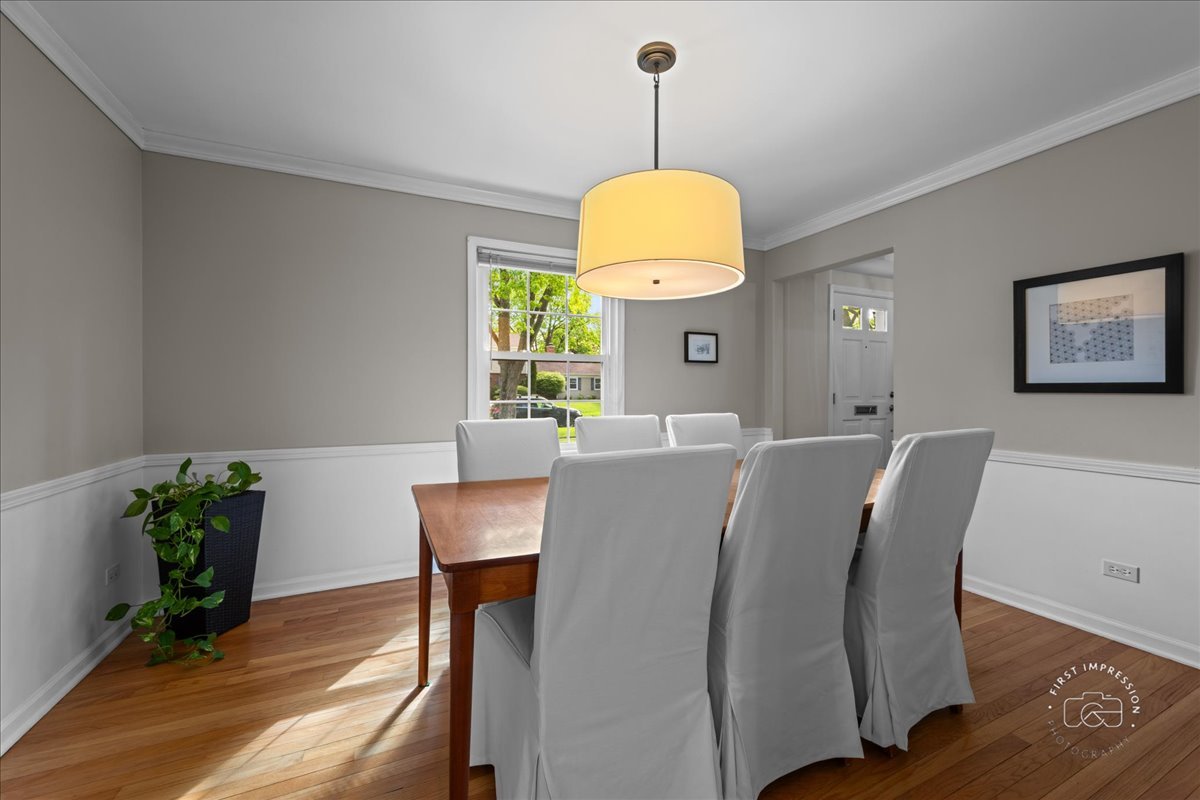 1209 N Loomis Street, Naperville, IL 60563