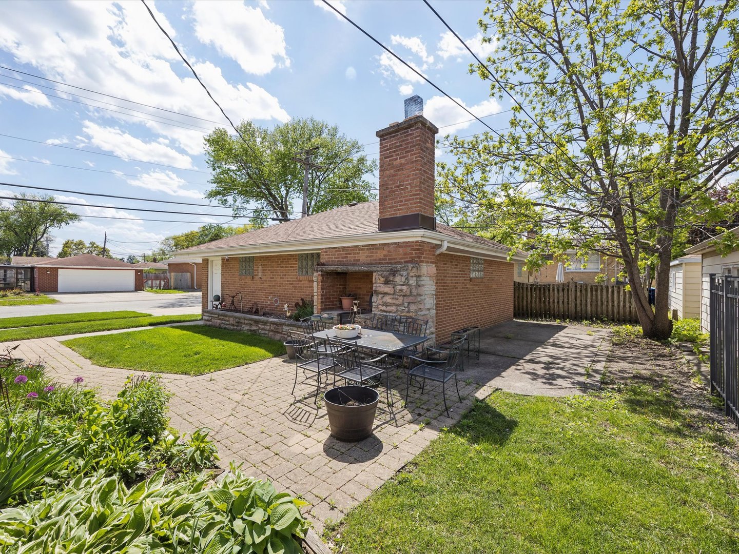 1202 Homestead Road, La Grange Park, IL 60526