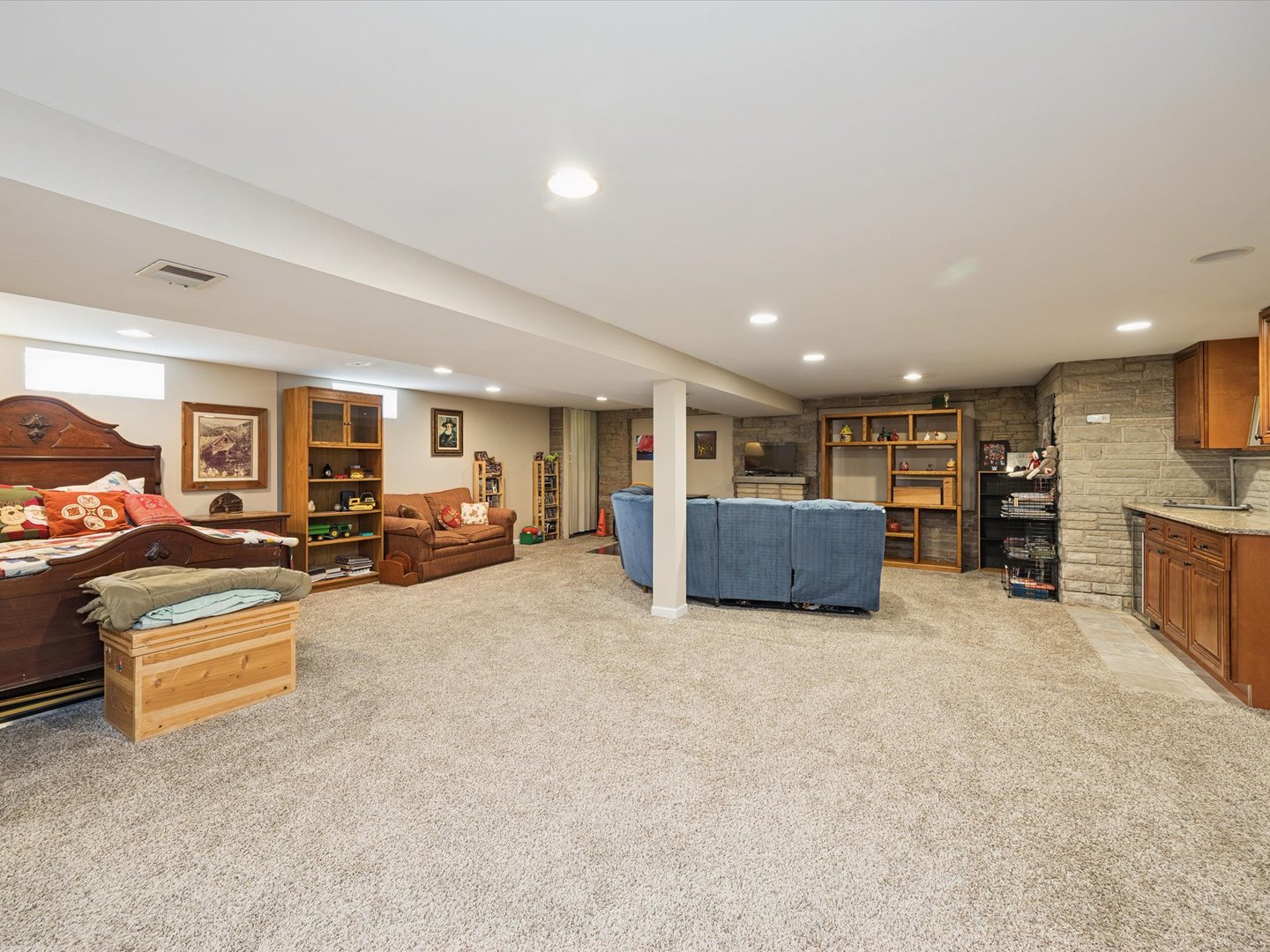 1202 Homestead Road, La Grange Park, IL 60526