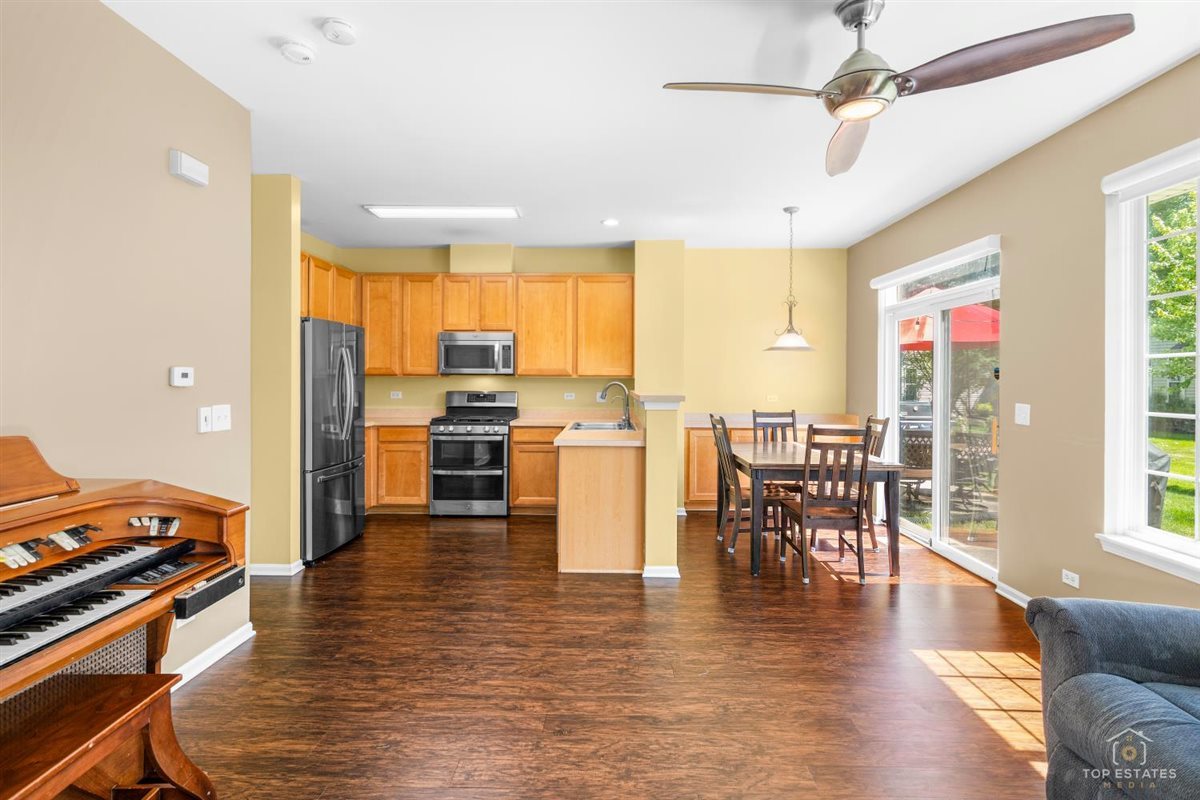 2264 Daybreak Drive #2264, Lake In The Hills, IL 60156