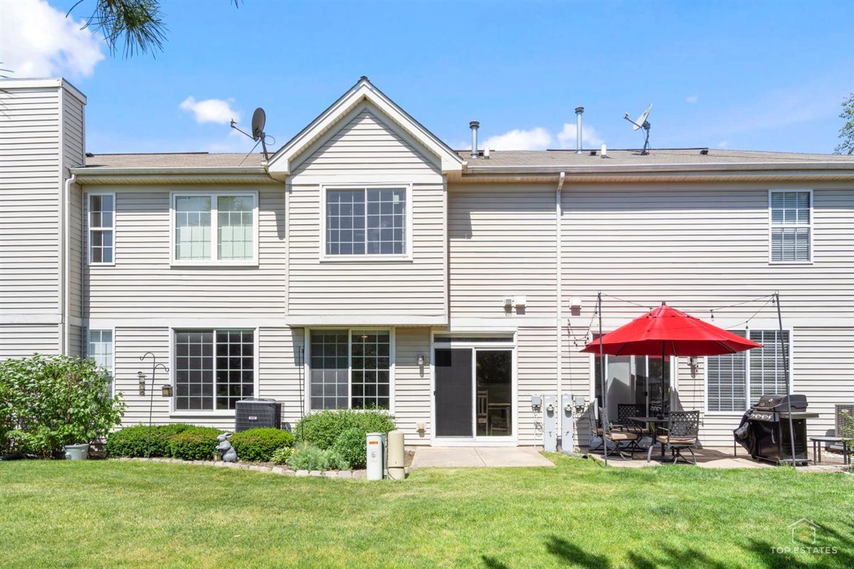 2264 Daybreak Drive #2264, Lake In The Hills, IL 60156