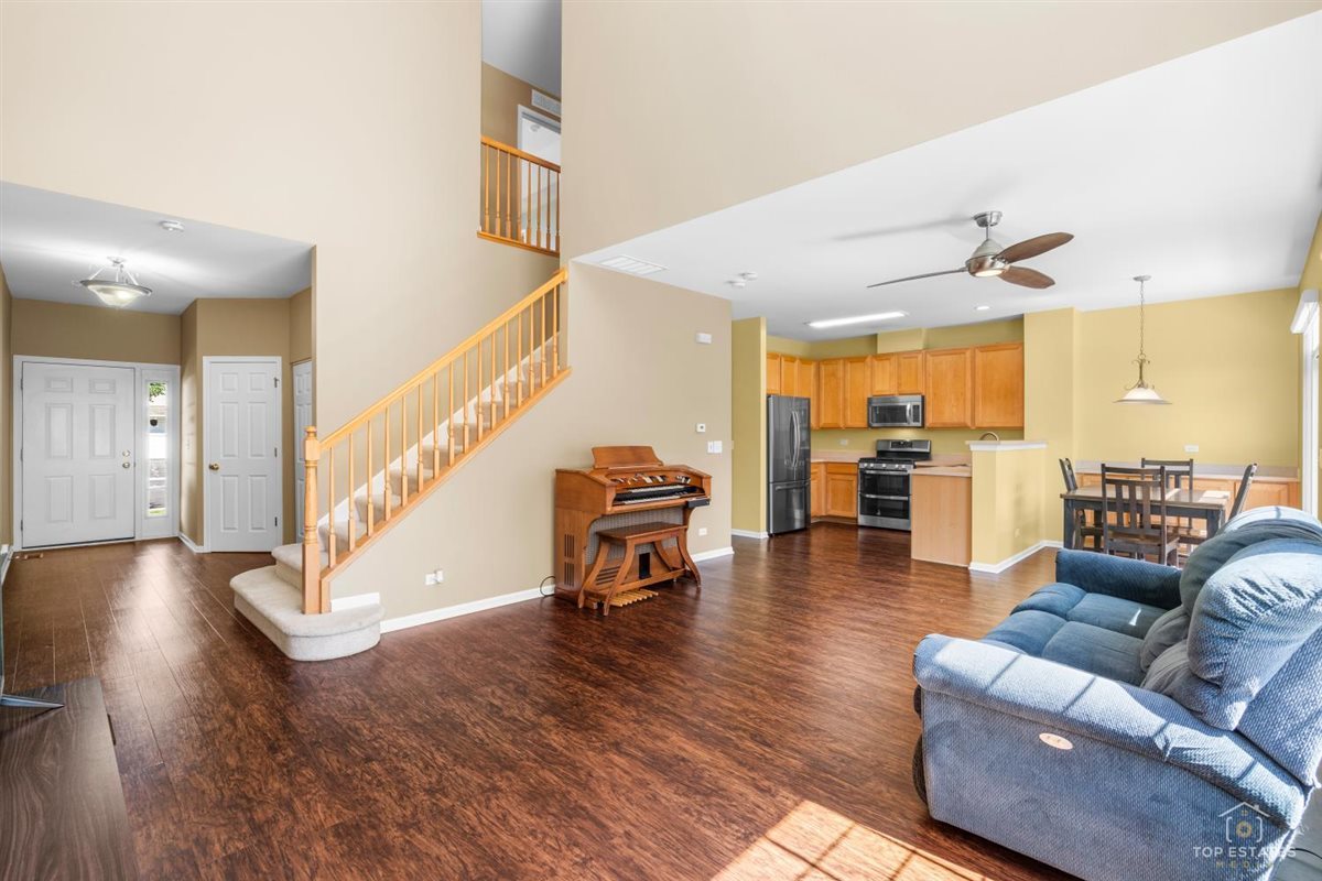 2264 Daybreak Drive #2264, Lake In The Hills, IL 60156