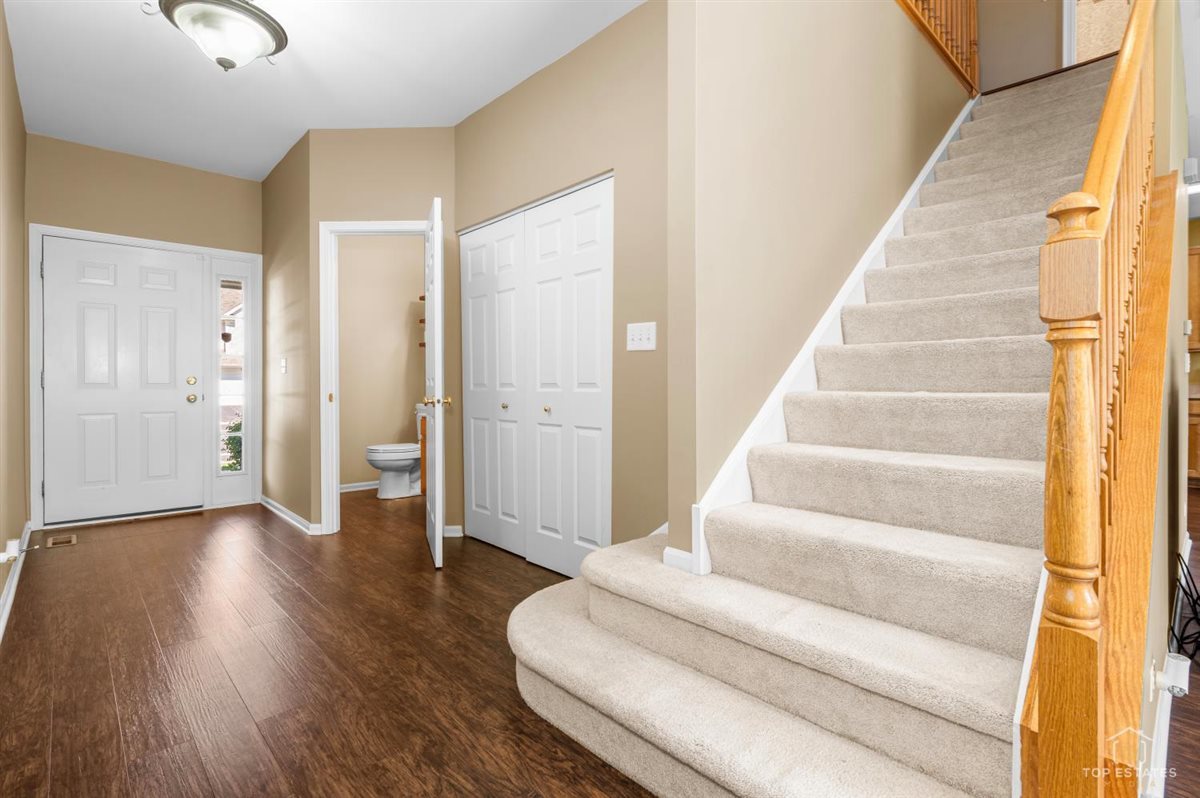 2264 Daybreak Drive #2264, Lake In The Hills, IL 60156