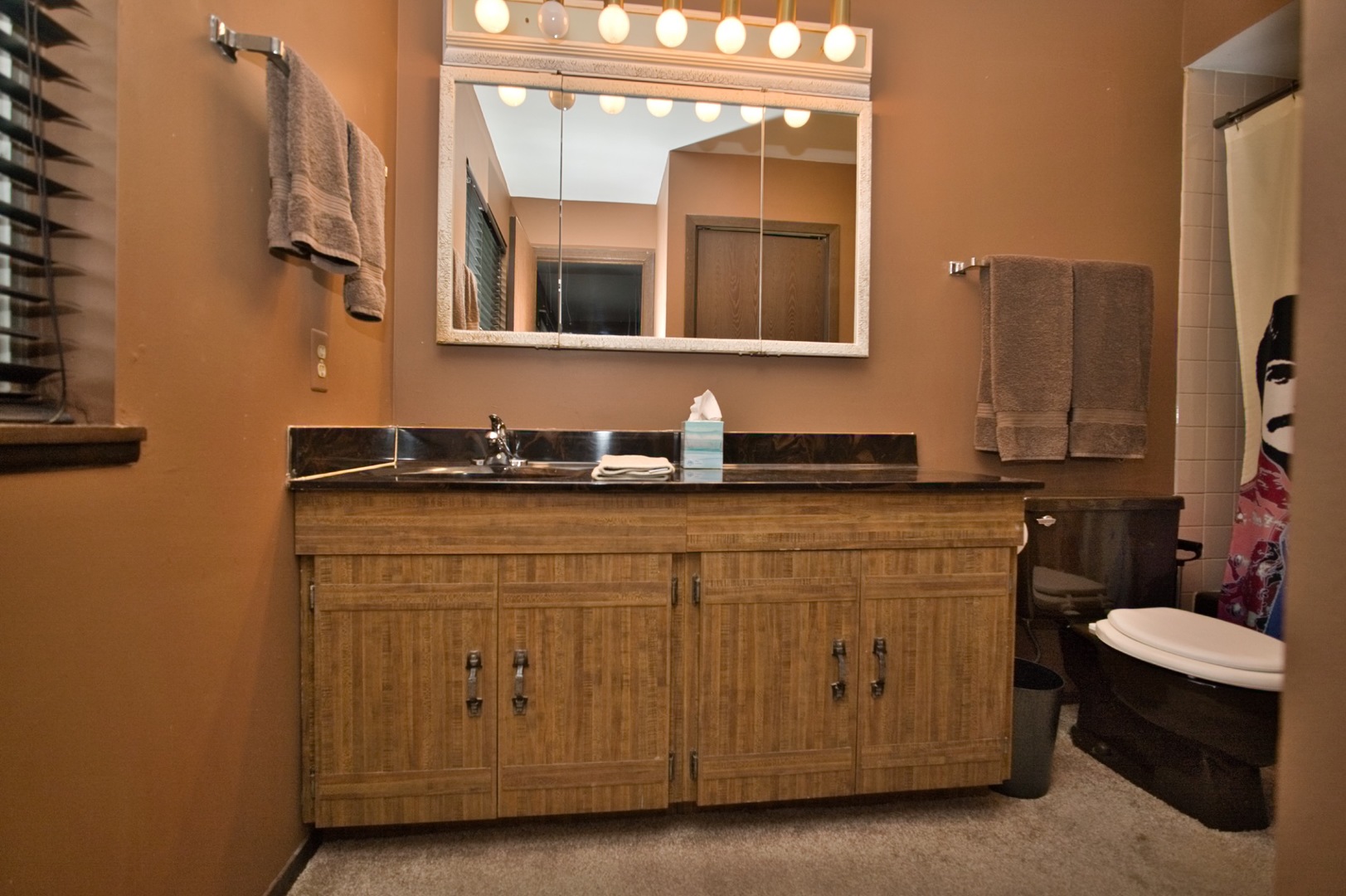 5405 Burwood Road, Oakwood Hills, IL 60013